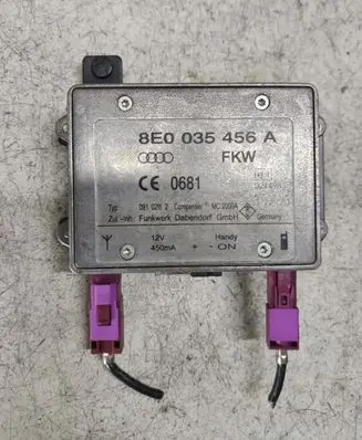 Audi A4 S4 B6 8E 8H Antenna control unit 8E0035456A
