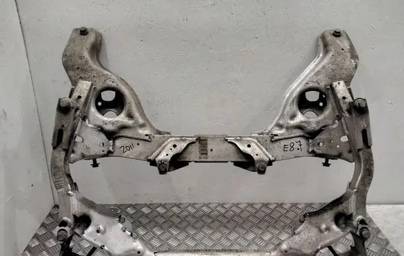 BMW 1 E81 E87 Front subframe 5042902176 5120889269