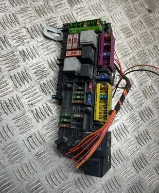 Mercedes-Benz CLS C218 X218 Fuse module 016706581