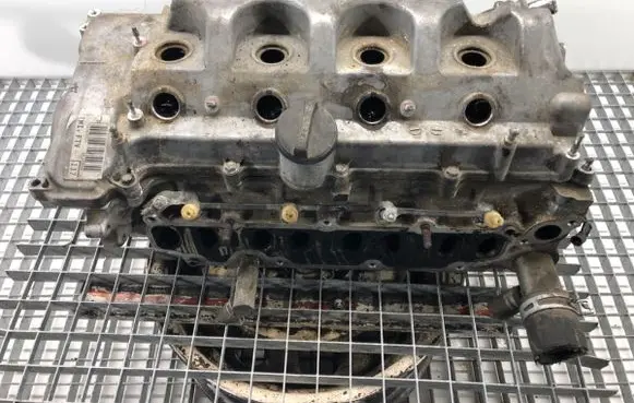 Toyota Corolla E120 E130 Engine head 2AD-FTV