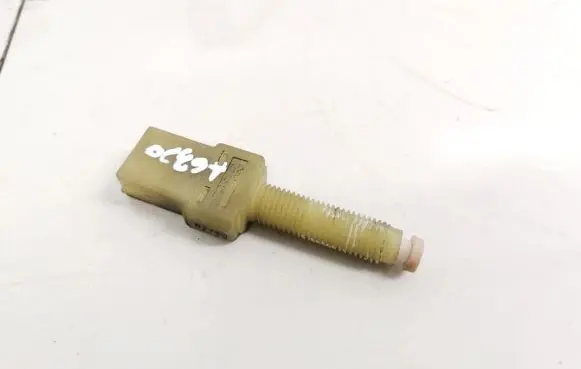 Audi A4 S4 B5 8D Brake pedal sensor switch 443945515