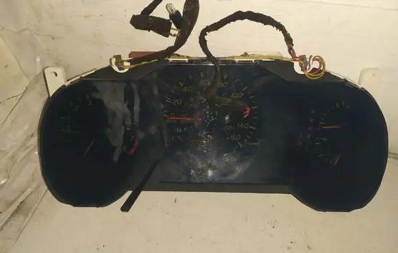 Nissan Altima Speedometer (instrument cluster)