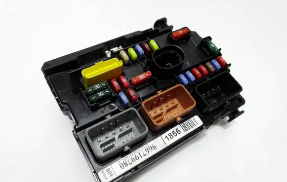 Citroen DS3 BSM Control unit 9667199780