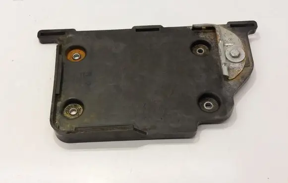 Volkswagen Jetta VI Battery tray 5C0915331