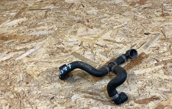 Mercedes-Benz C W205 Engine coolant pipe/hose A2055013984