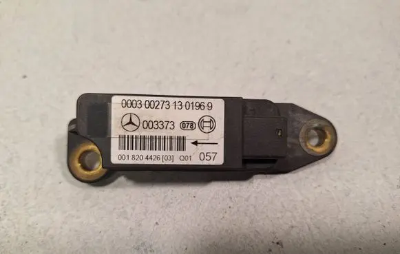 Mercedes-Benz C W203 Airbag deployment crash/impact sensor 00030027313 0018204426