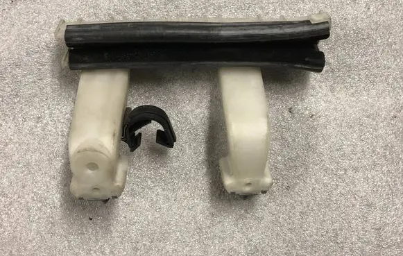 Renault Megane IV Front door windshield rail 802202206R