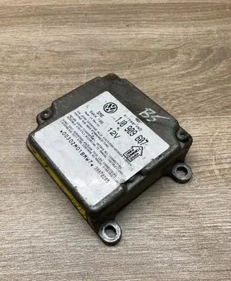 Volkswagen PASSAT B5 Airbag deployment crash/impact sensor 1J0909607 5WK4199