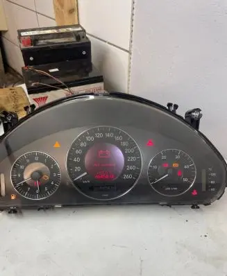 Mercedes-Benz E W211 Speedometer (instrument cluster) A2115403447 110080283 006835
