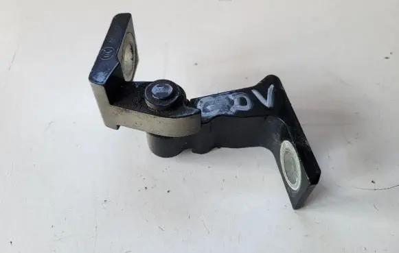 Skoda Superb B8 (3V) Rear door upper hinge 8X0831404E