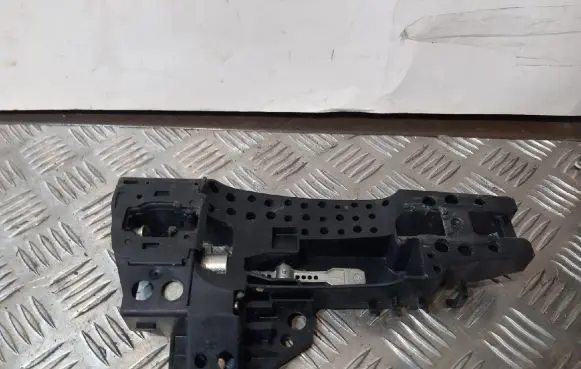 Audi A4 S4 B8 8K Front door coupe exterior handle/bracket 8T02837886