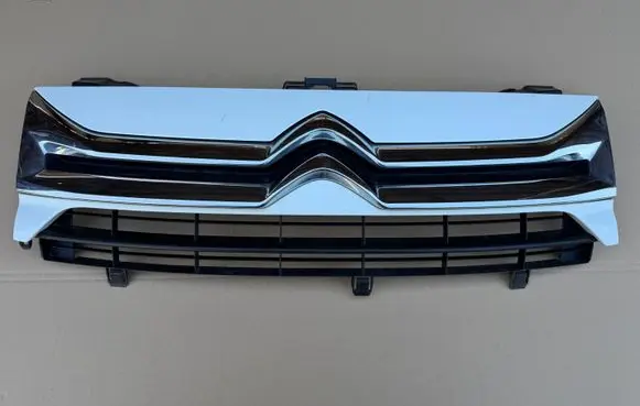 Citroen Jumpy Front bumper upper radiator grill 1440172580