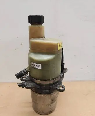 Volvo S40 Power steering pump 9V613KL14AC