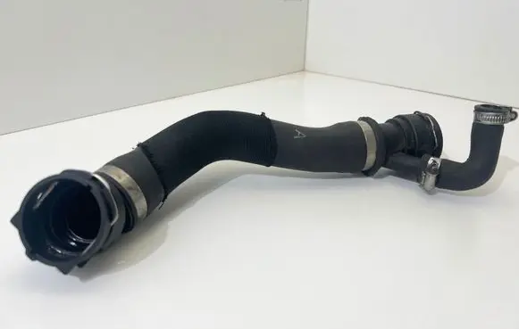 BMW X5 E70 Engine coolant pipe/hose 7789742 2780742