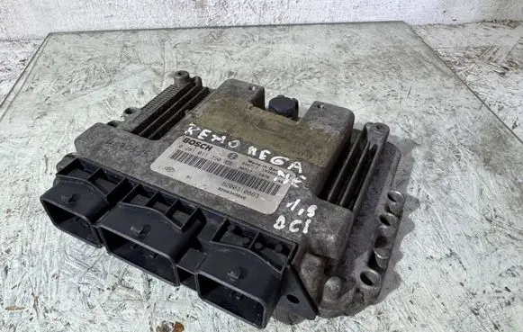 Renault Scenic II - Grand scenic II Engine control unit/module 0281011390 8200310863 8200349846