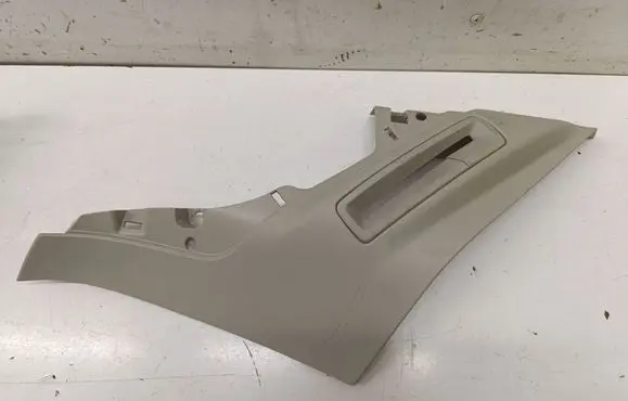Volvo XC90 (D)pillar trim (top) 31479367