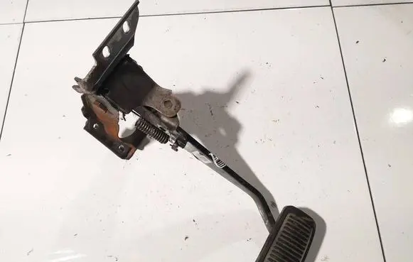 Hyundai Santa Fe Brake pedal 