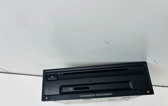 Volkswagen Golf VII Radio/CD/DVD/GPS head unit 5G0035820A