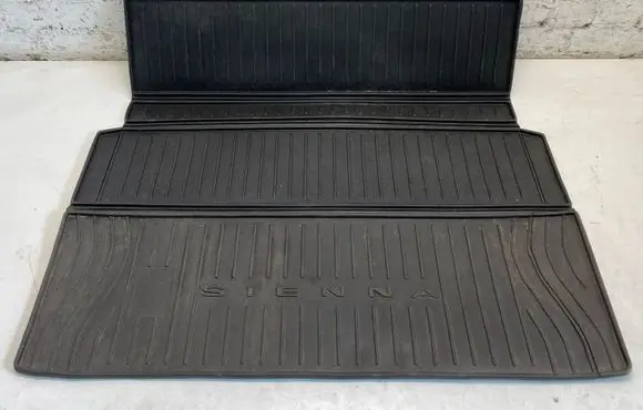 Toyota Sienna XL40 IV Rubber trunk/boot mat liner 