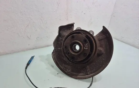 BMW 5 E60 E61 Rear wheel hub 
