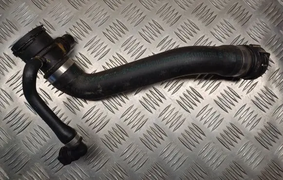 BMW 1 E81 E87 Engine coolant pipe/hose 7796869 7525641