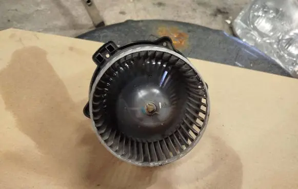 Suzuki Forenza Heater fan/blower 614470 5K15J12