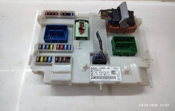 Volvo XC60 Fuse module BG9T14C256HA