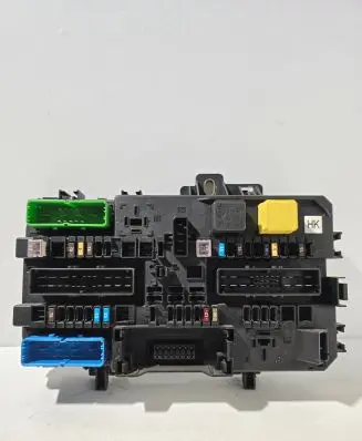 Opel Astra H Fuse module 13206762 5DK00866932 SW0812