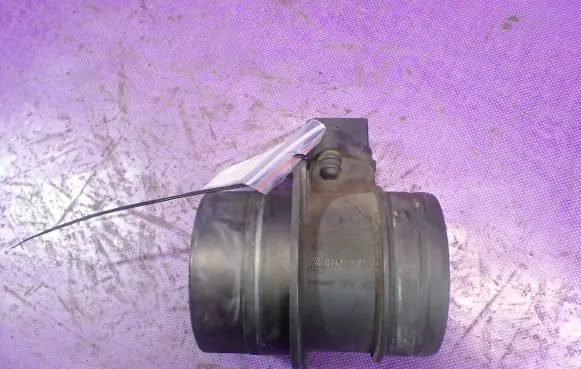 Skoda Octavia Mk2 (1Z) Mass air flow meter 074906461B