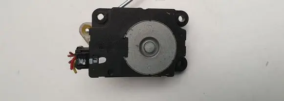 Renault Koleos I A/C air flow flap actuator/motor 5037521180