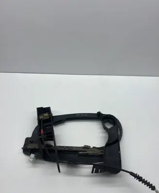 BMW 7 E65 E66 Front door exterior handle/bracket 7013702