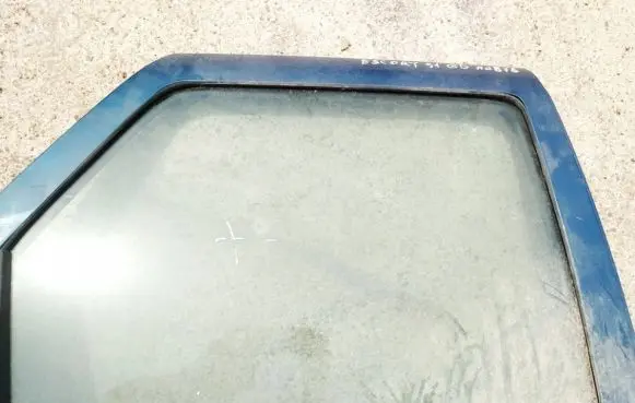 Ford Escort Rear door window glass