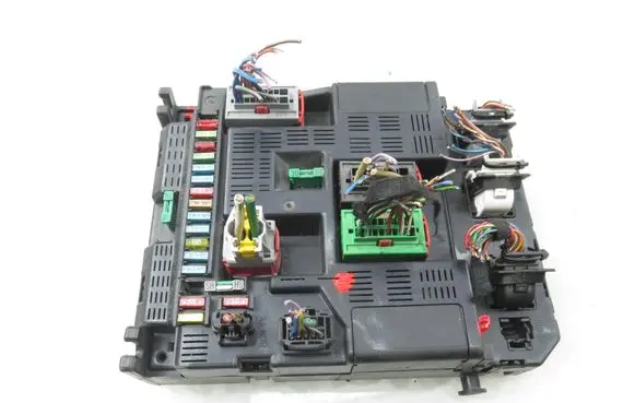 Peugeot 307 Central body control module 9644098180