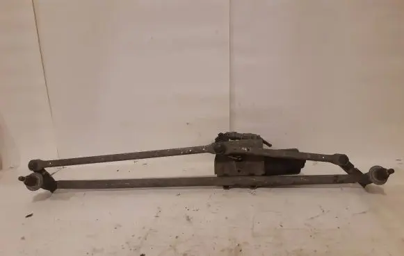 Front wiper linkage and motor