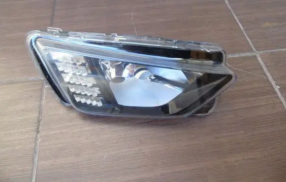 Volkswagen Polo VI Front fog light 2G0941661A
