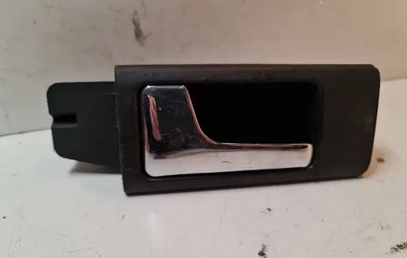 Audi A6 S6 C4 4A Front door interior handle 4A0837019B