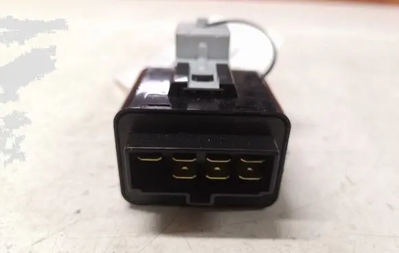 Hyundai Santa Fe Window wiper relay 954202B500
