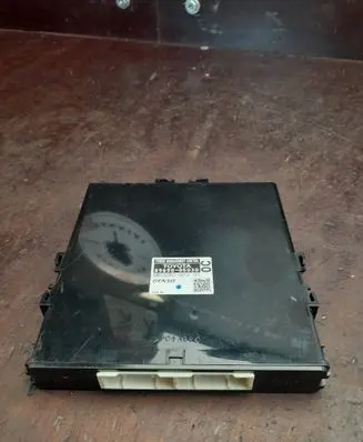 Toyota Avensis T270 Engine control unit/module ECU MB1028500012 8969005030
