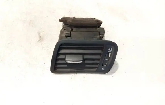 Volkswagen PASSAT B6 Dash center air vent grill 3c1819701e