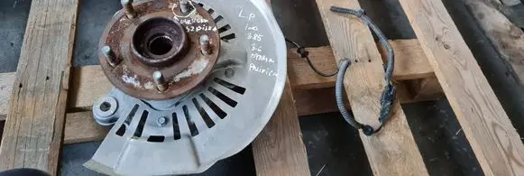 Front wheel hub