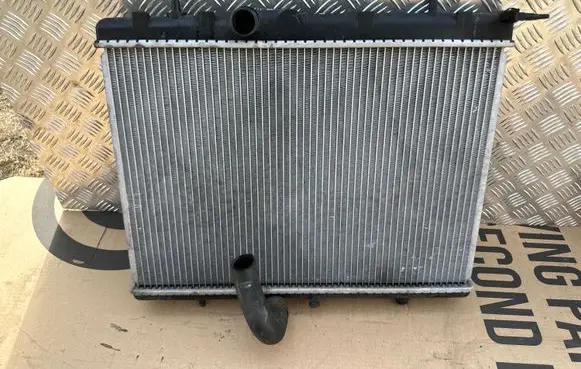 Citroen DS5 Coolant radiator