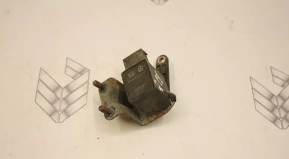Mercedes-Benz E W211 Air suspension front height level sensor A0105427717