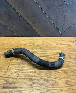 Coolant pipe/hose