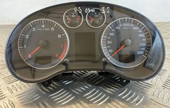 Audi A3 S3 8P Speedometer (instrument cluster) 8P0920930G