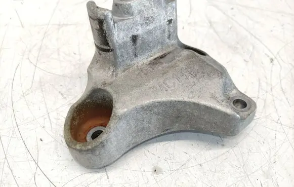 Citroen C4 II Picasso Gearbox mounting bracket 9673772880