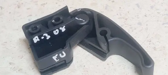 Engine bonnet (hood) release handle