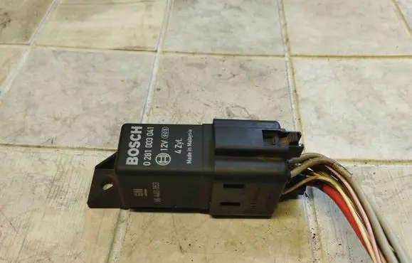 Chevrolet Captiva Glow plug pre-heat relay 0281003041 96440063