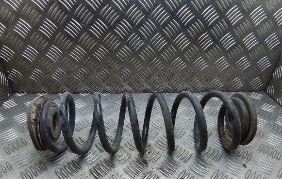 Volkswagen Touran I Rear coil spring