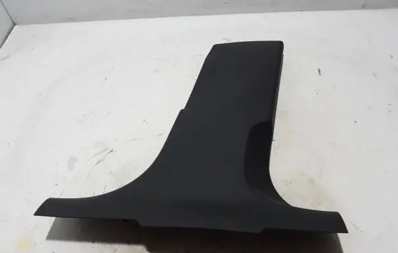 (B) pillar trim (bottom)