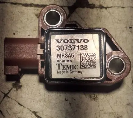 Volvo V50 Airbag deployment crash/impact sensor 30737138 8840A8